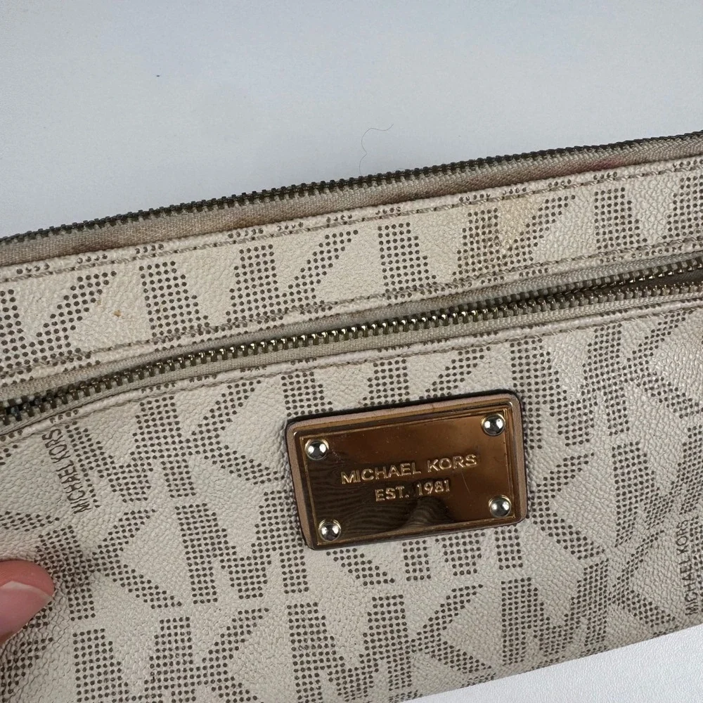 Michael Kors light wear